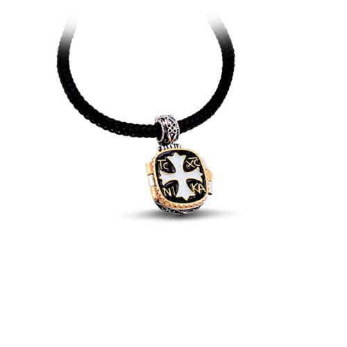 Pendant with enamel