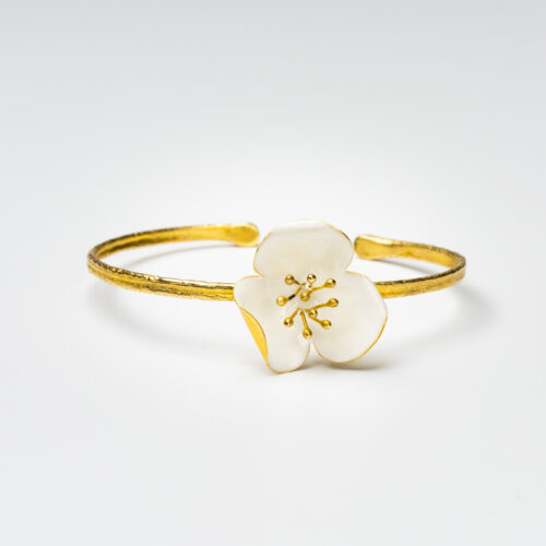 Silver bracelet with white enamel