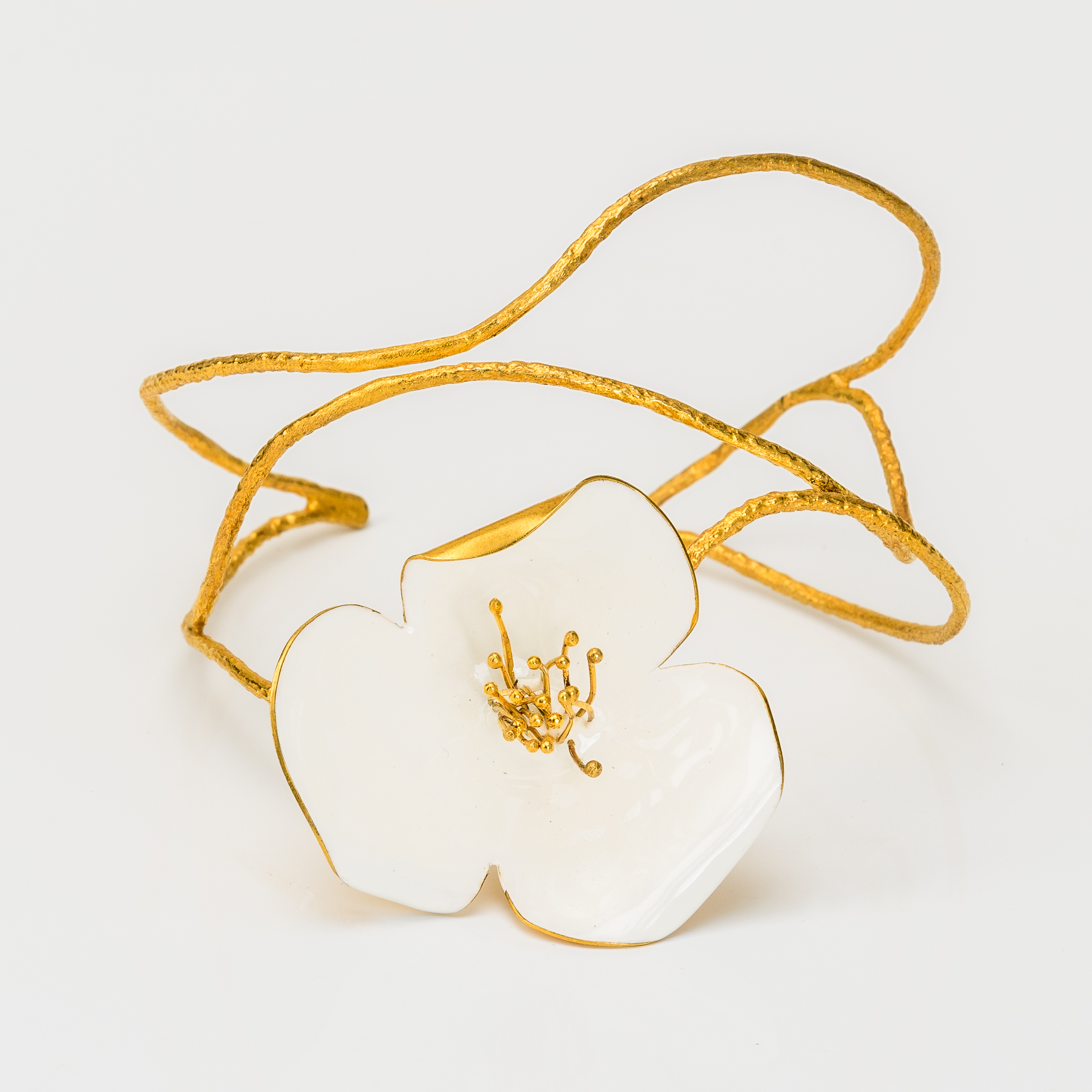 Silver bracelet with white enamel
