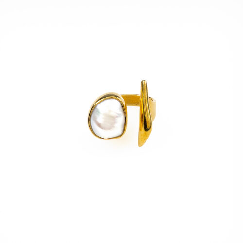 Ring with Sweet Pearl Gemstone