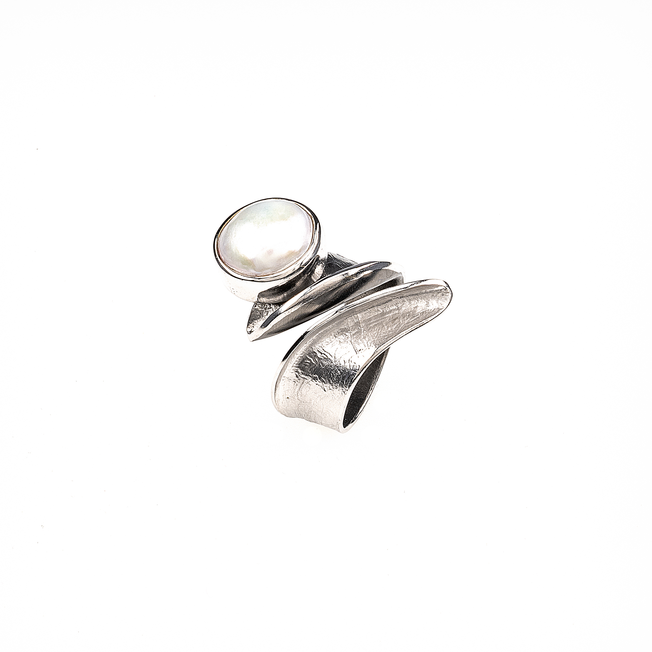 Ring with Sweet Pearl Gemstone