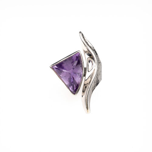 Ring with Amethyst Gemstone