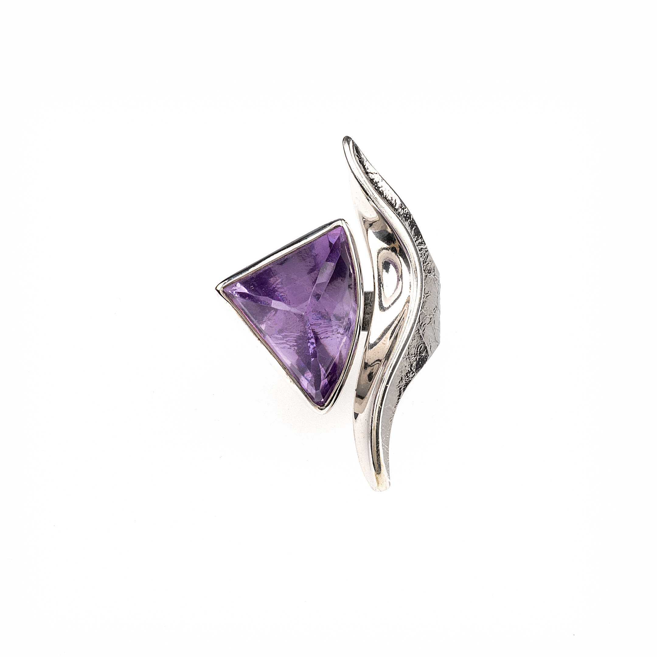 Ring with Amethyst Gemstone