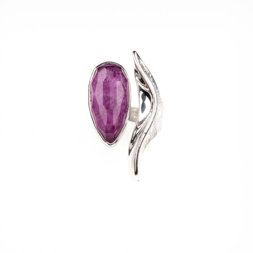 Ring with Roubin-Rocky Crystal Gemstone