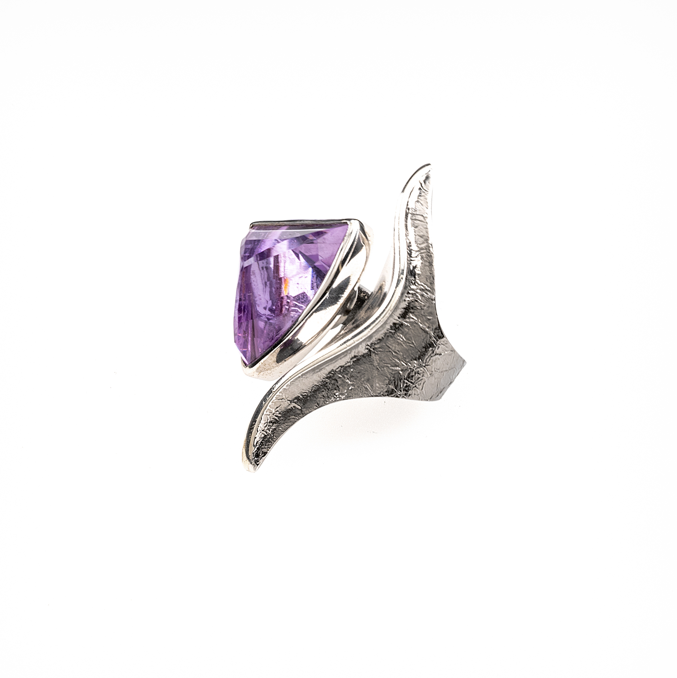 Ring with Amethyst Gemstone - Image 2